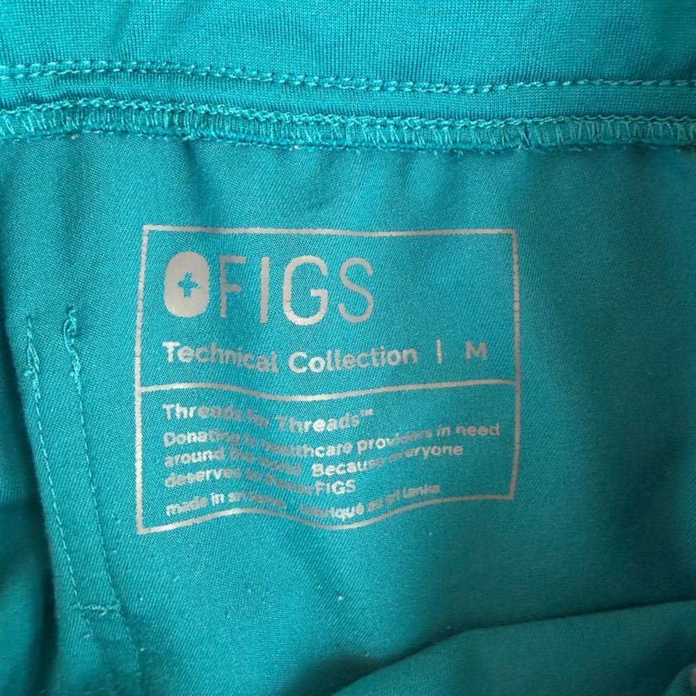 Figs Pacific Blue Scrub Set - Picture 3 of 5